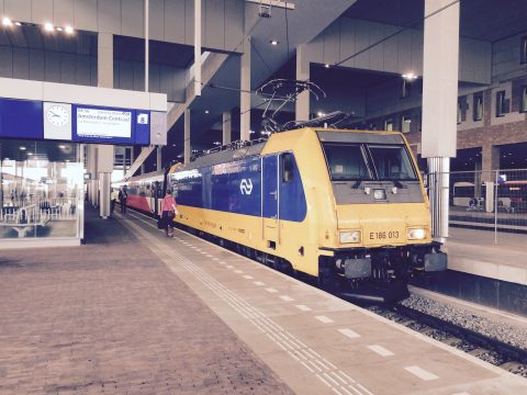 Intercity Direct, Traxx-locomotief, NS, station Breda