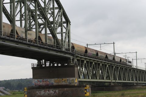 Goederentrein, Rijnbrug, spoorbrug