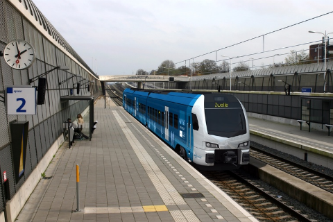FLIRT-trein Stadler, station Zwolle