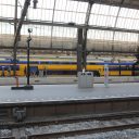 Reizigers, NS-intercitytrein, station Amsterdam Centraal