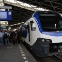 Een Flirt-trein van Stadler op treinstation Tilburg