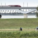 De Thalys rijdt over de hsl-brug/moerdijkbrug/brug Hollandsch Diep over het Hollandsch Diep. Foto: Hollandse Hoogte.