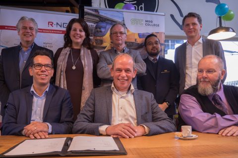 Ondertekening samenwerkingsovereenkomst machinistenopleiding door NS en het Scheepvaart en Transport College