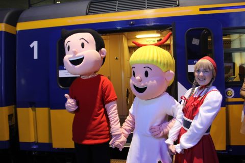 Suske en Wiske verwelkomen treinreizigers uit Breda op station Antwerpen