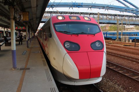 Een Puyama expres-trein in Taiwan. Bron: Chi-Hung Lin