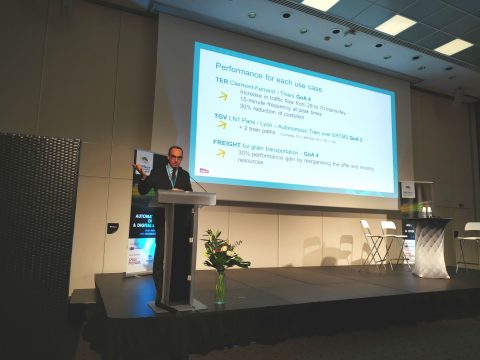Luc Laroche van SNCF tijdens de Intelligent Rail Summit 2019