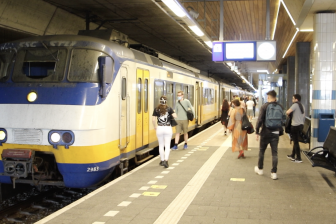 Reizigers op station Rijswijk