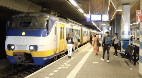 Reizigers op station Rijswijk