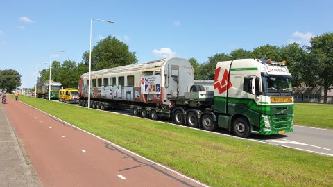 Trans Europ Express vervoerd per vrachtwagen