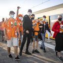 Bezoekers van de Grand Prix komen aan op treinstation Zandvoort. Foto: ANP