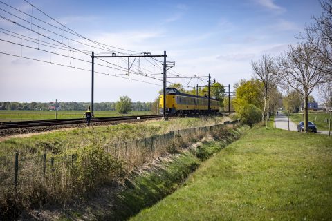 Treinverkeer gestremd na aanrijding, Hooiweg in Soest