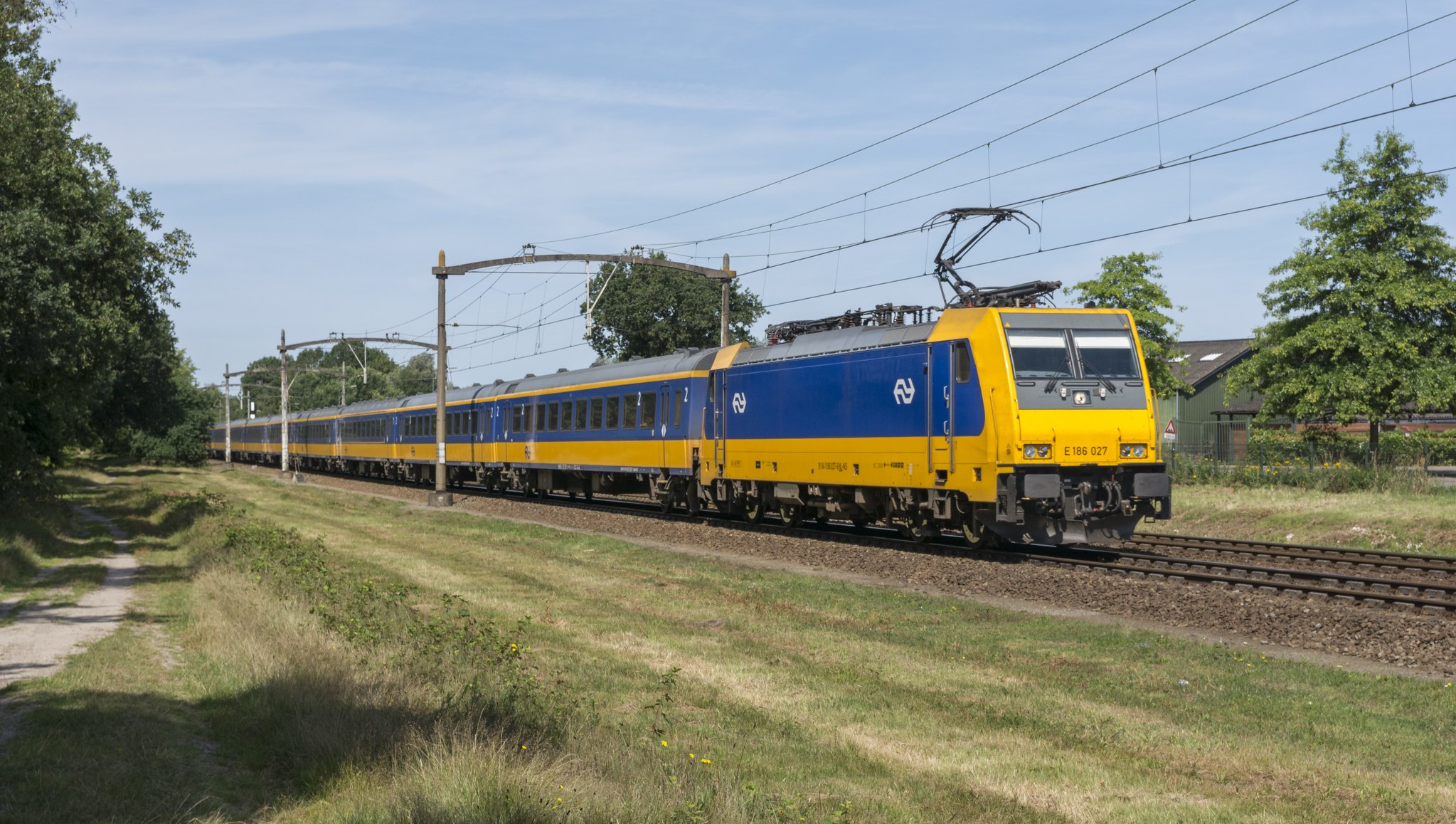 Plaatsing tunnelbak voor spooronderdoorgang tussen Breda en Tilburg in augustus