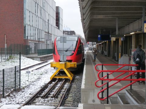 Duitse dieseltrein op station Enschede