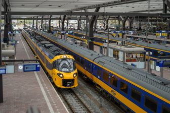 NS-treinen op Rotterdam Centraal