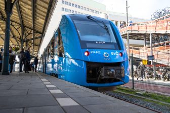 Alstom Coradia iLint waterstoftrein in Groningen