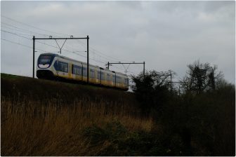 Een Sprinter SLT onderweg van Culemborg naar Utrecht.